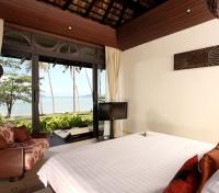 Deluxe Beach Front Villa